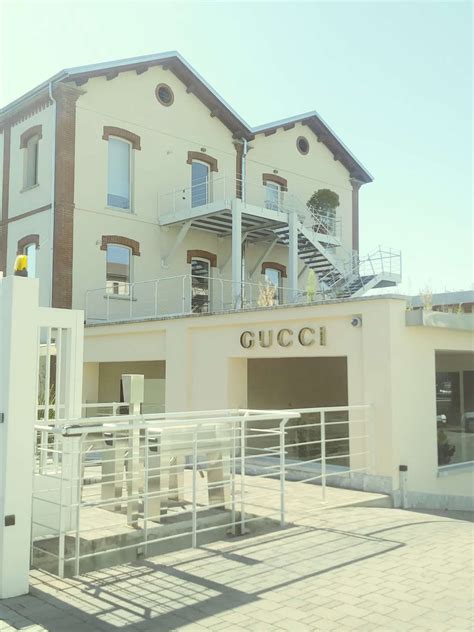 fabbrica gucci novara|A Novara la nuova scuola di moda con i grandi marchi .